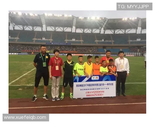 足球球星奋力救火化解危机 展现非凡责任感与团队精神